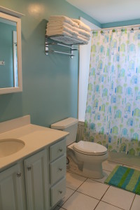 Shared bathroom on 2nd floor.